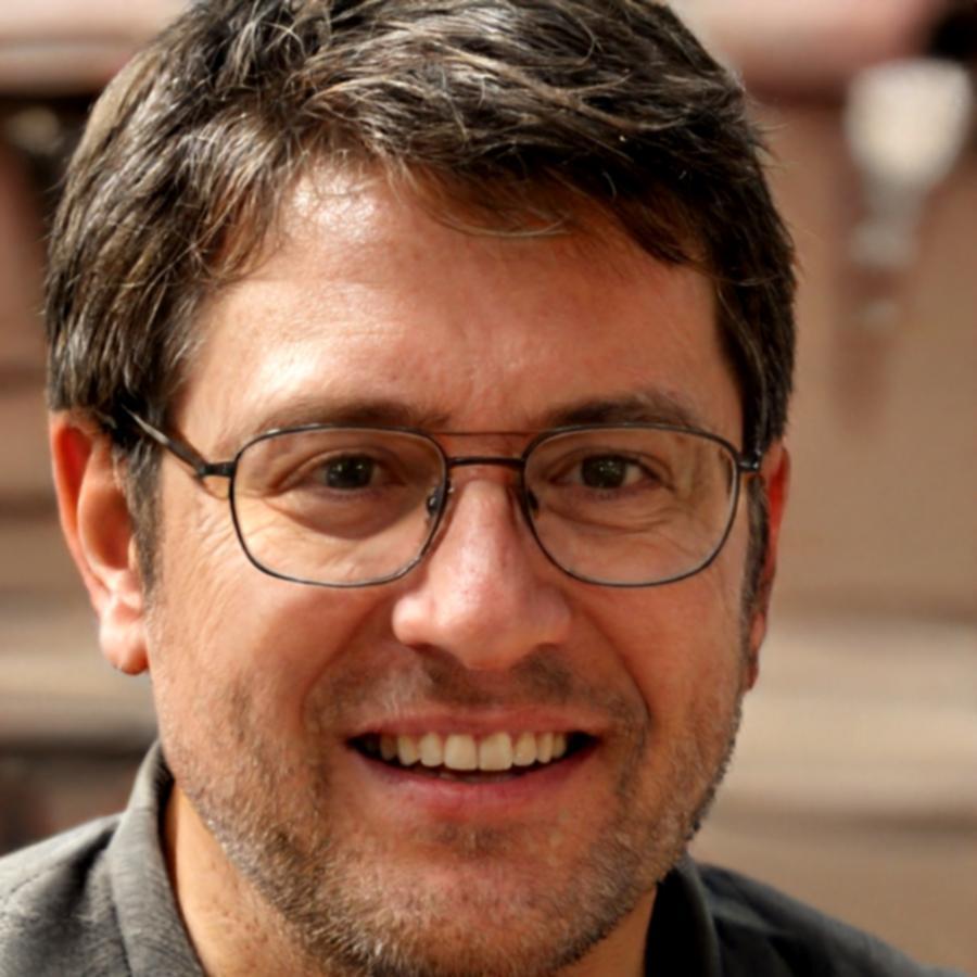 Stefan Hoffmann, Strategieberater für Unternehmensfinanzen bei taroneluvistam